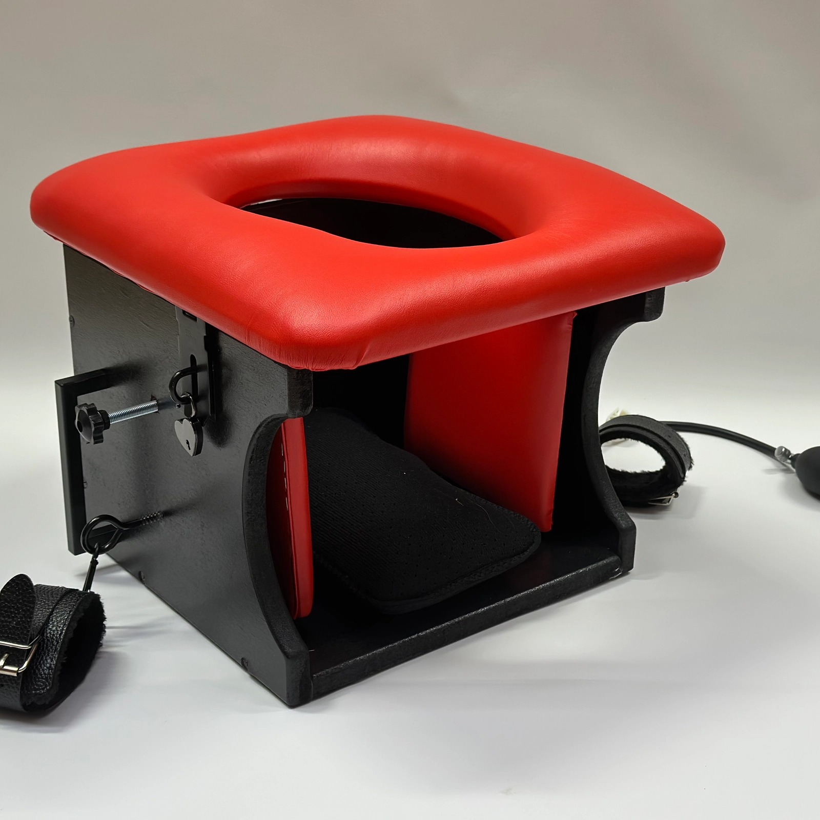 What is a Queening Chair? Everything You Need to Know